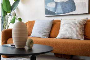 Sleek City Living: 1BR Retreat Apt CBD Wi-Fi Yoga